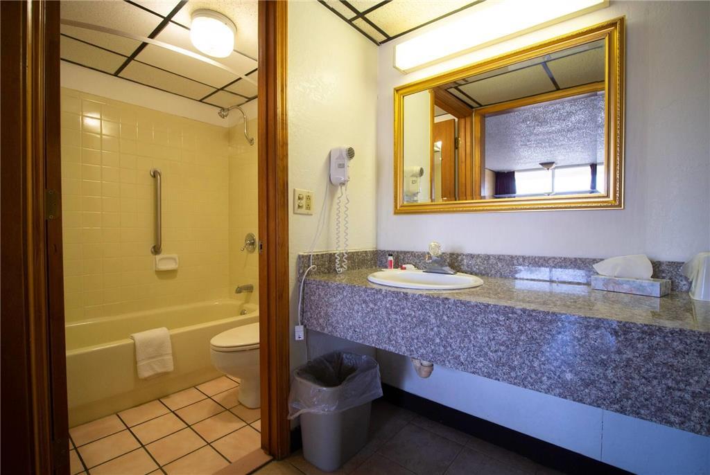 Days Inn By Wyndham Clinton Habitación foto